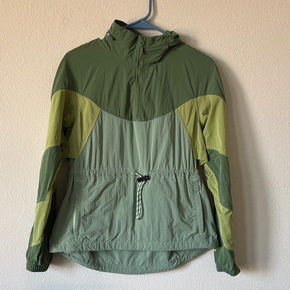 lululemon athletica Jackets & Blazers - Lululemon Size 2 Good Condition Green Colorblock Windbreaker Jacket